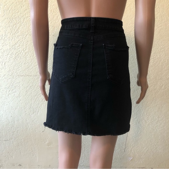 Rewash Brand Women’s Size 13(31) Black Mini Denim Jeans Skirt Ripped Button-Fly - Picture 2 of 16